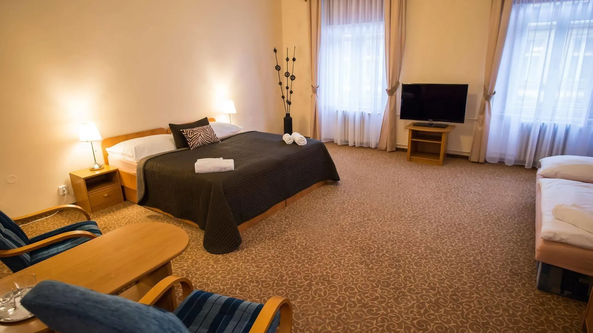 Hotel City Bell Prague 3*,